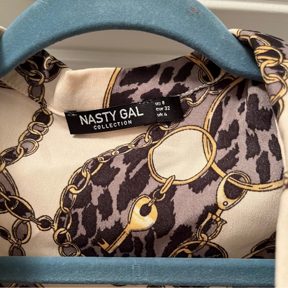 Nothing’s Gonna Chain My Love Relaxed Shirt - Picture 5 of 7